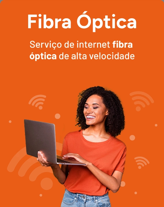 Mulher negra de blusa laranja segurando um notebook, com fundo laranja e ícones de Wi-Fi.
